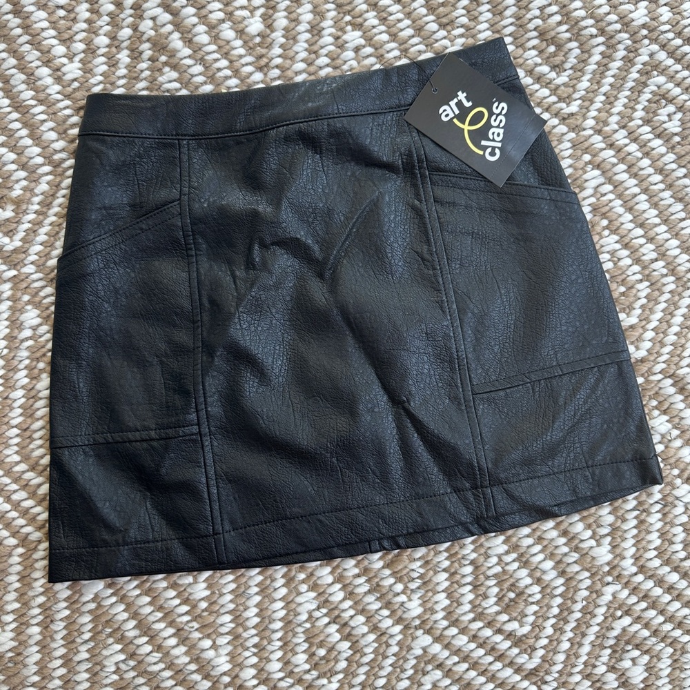 NWT Art Class for Target Girls Black Faux Leather Skirt Size 6x Pleather Zip-up